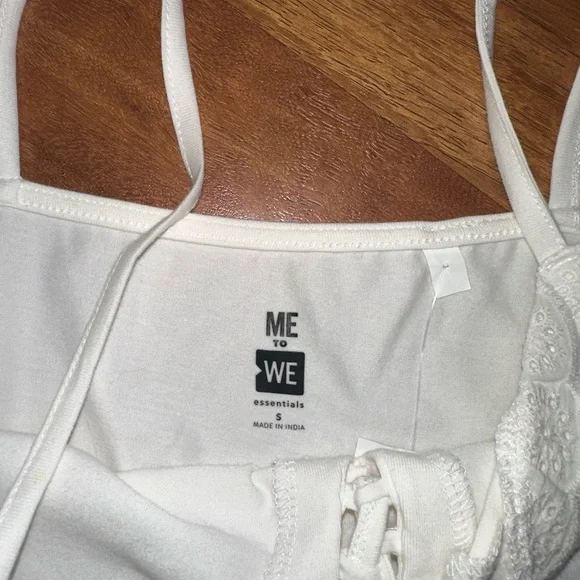 PacSun White Eyelet Trim Crop Top - Picture 2 of 4